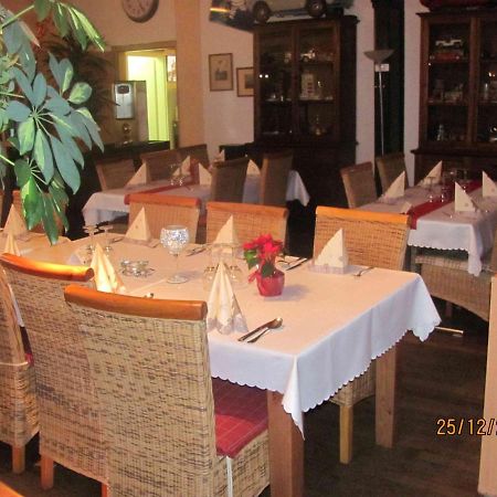 Altes Saengerheim Hotel Quierschied Buitenkant foto