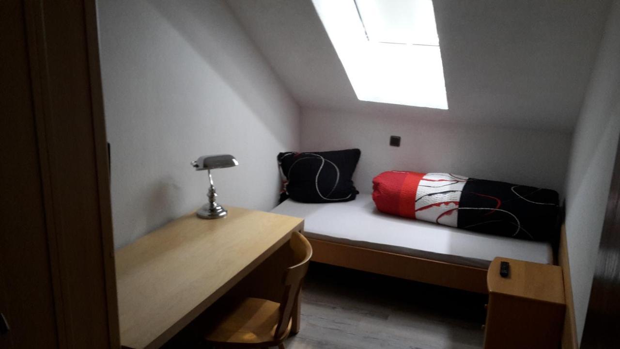 Altes Saengerheim Hotel Quierschied Buitenkant foto