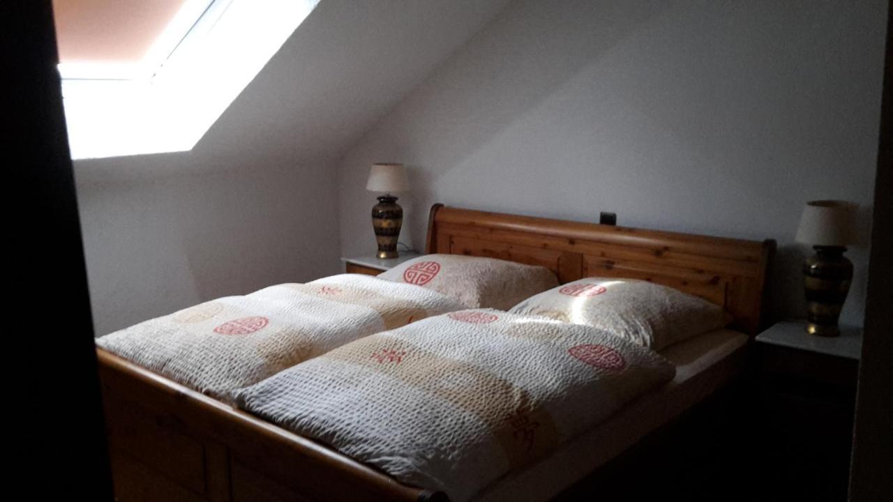 Altes Saengerheim Hotel Quierschied Buitenkant foto